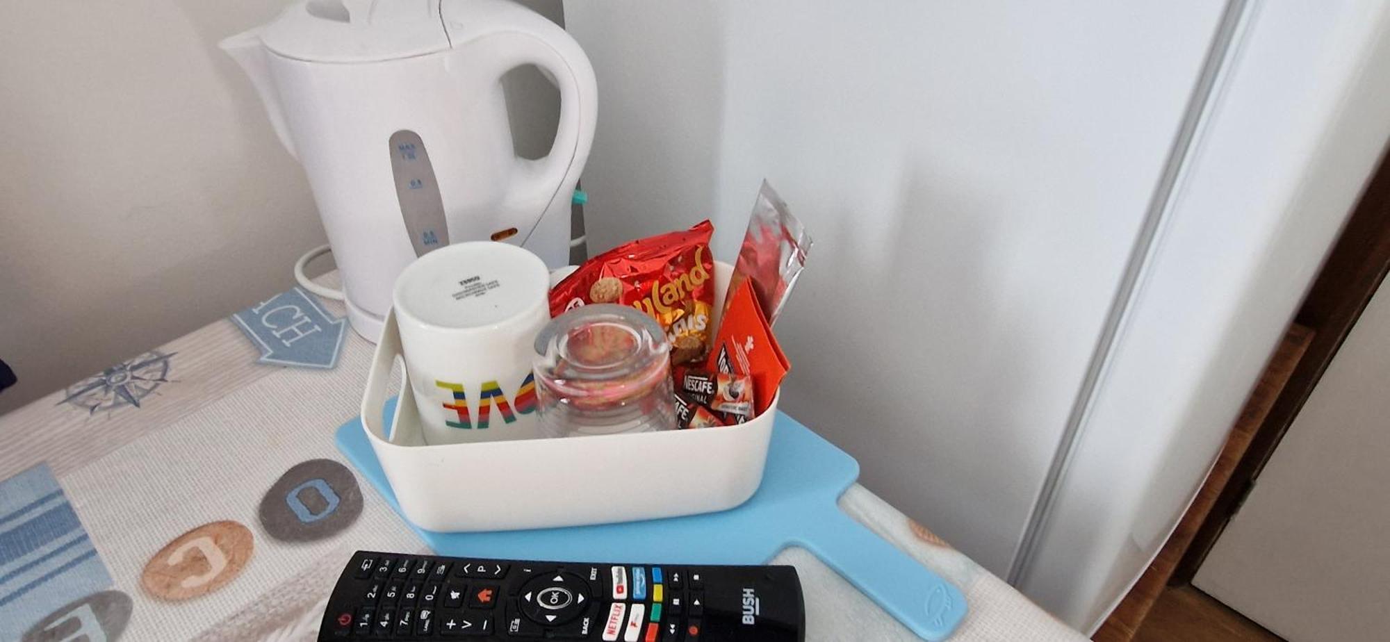 Chezzas Homestay Poole Extérieur photo