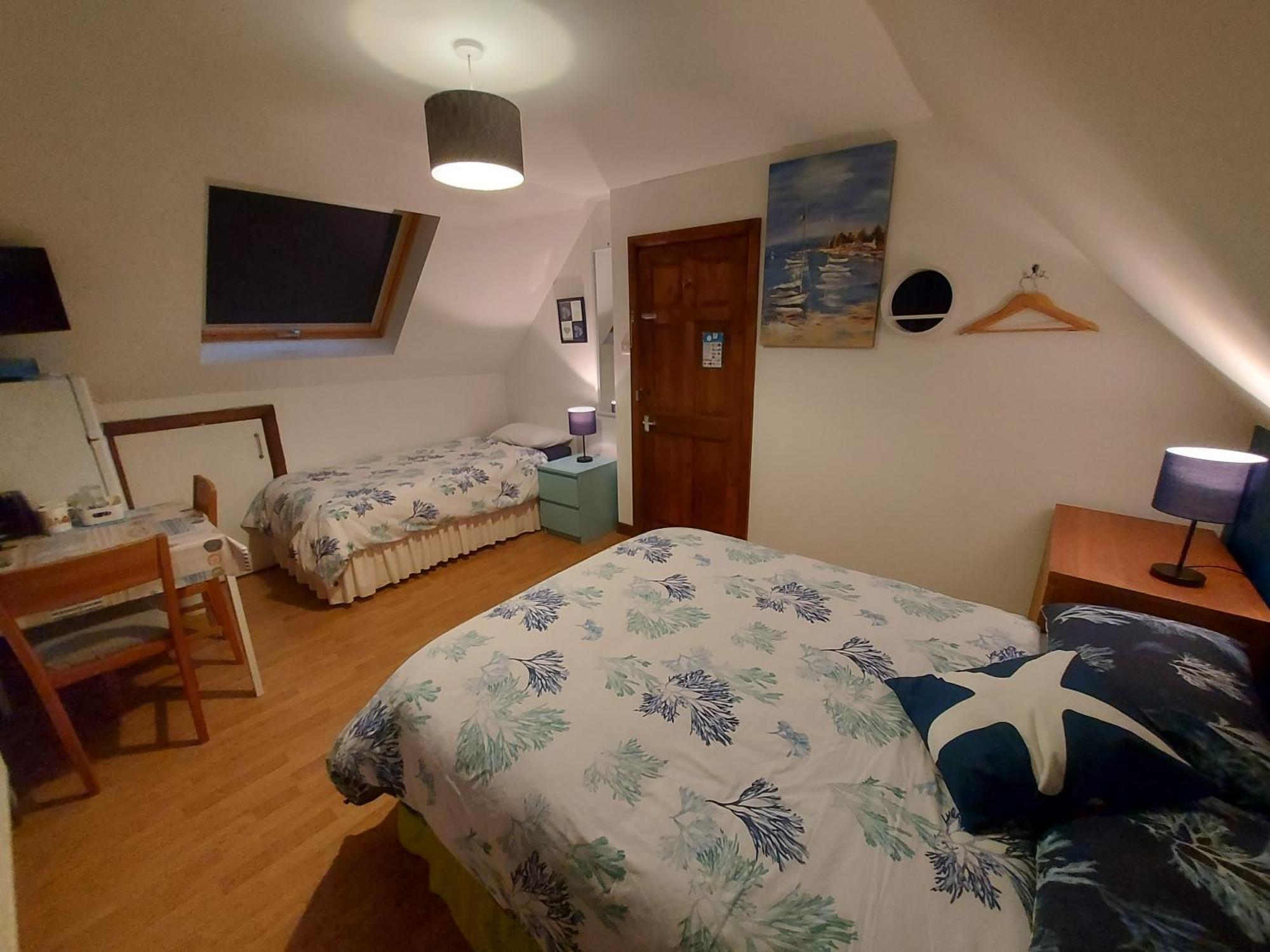Chezzas Homestay Poole Extérieur photo