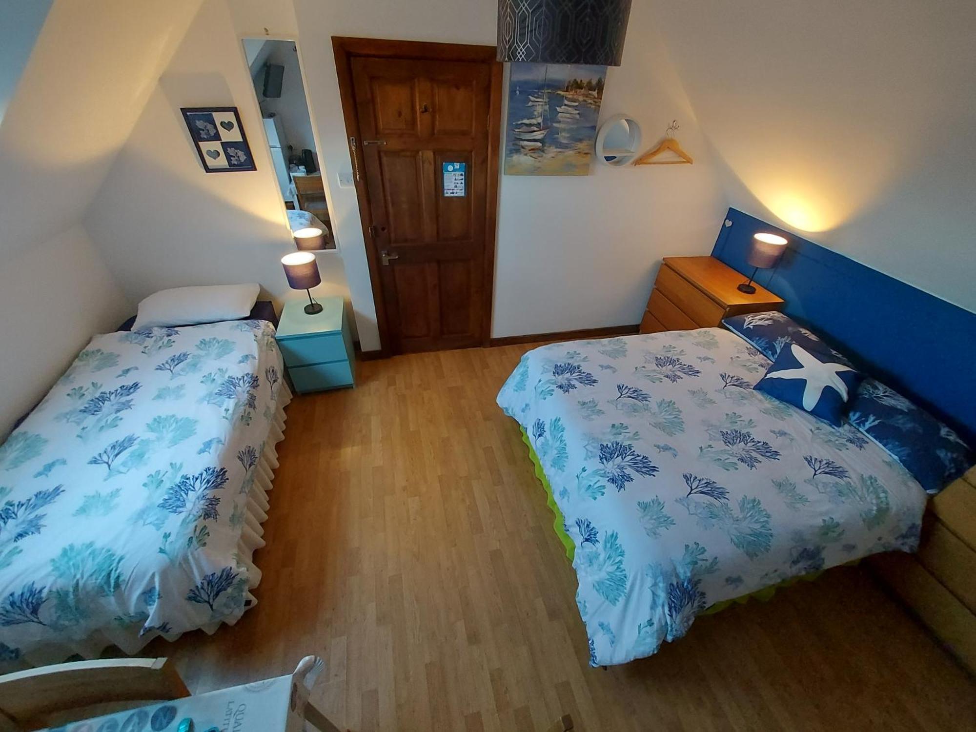 Chezzas Homestay Poole Extérieur photo